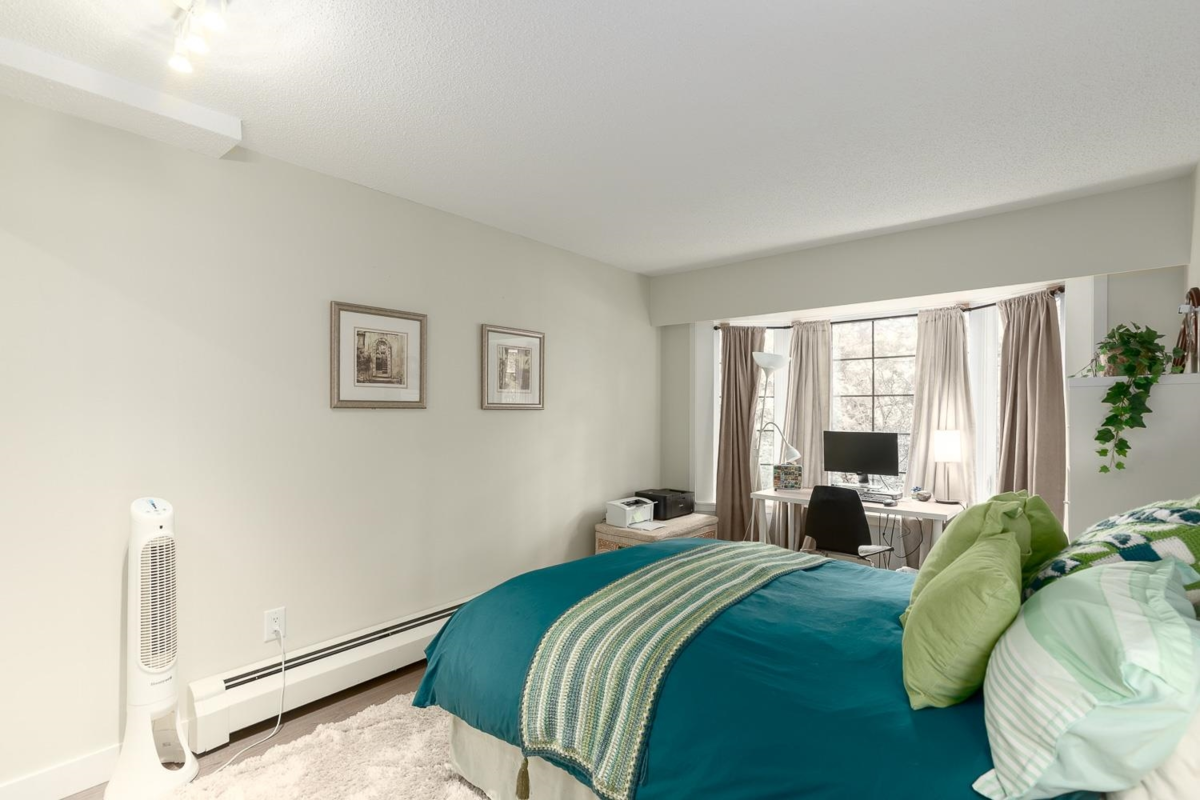 Primary Bathroom Photo of 218 2320 W 40th Avenue, Vancouver, BC