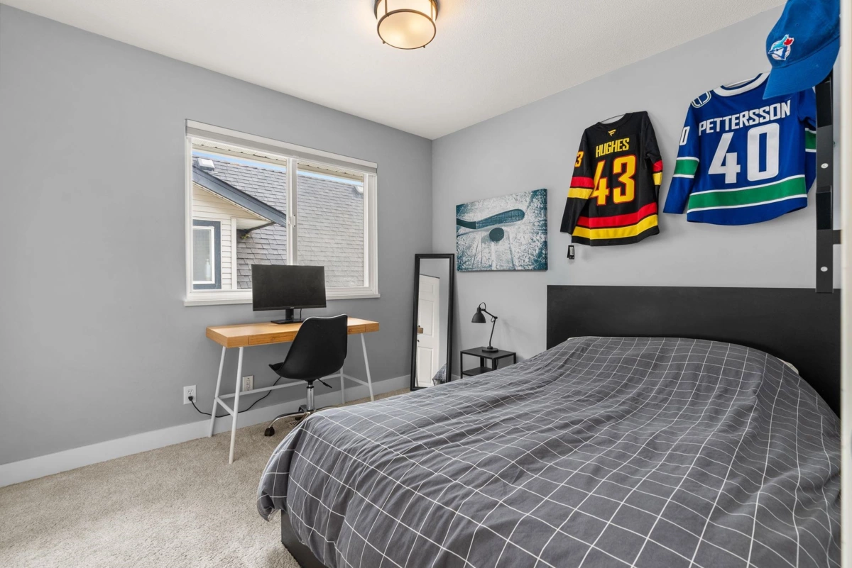 Staircase Photo of 6185 170a Street, Surrey, BC