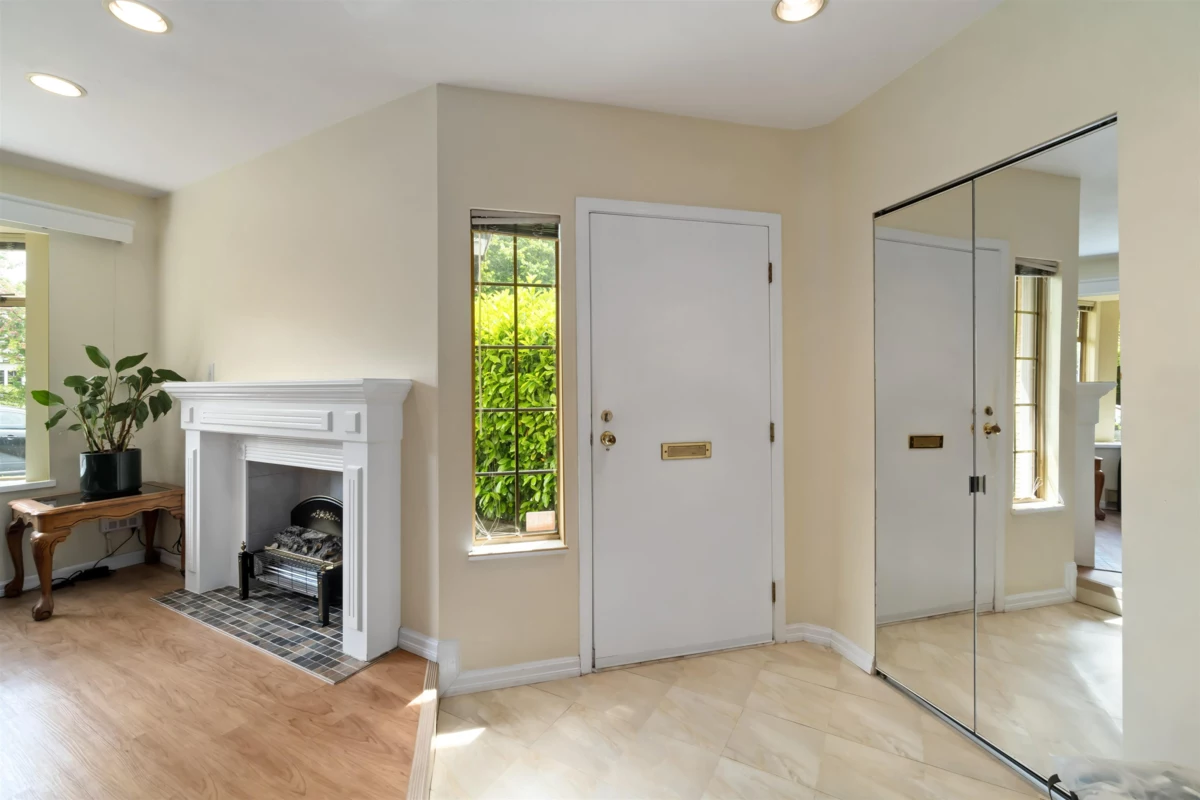 Breakfast Nook Photo of 8489 French Street, Vancouver, BC
