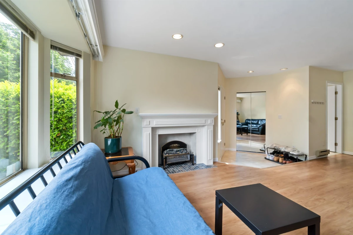 Kitchen Island Photo of 8489 French Street, Vancouver, BC