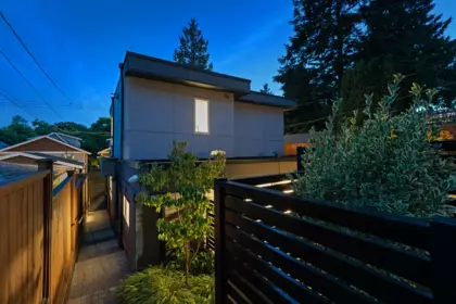 2062 E 5th Avenue, Vancouver, BC, Vancouver — Townhouse for sale