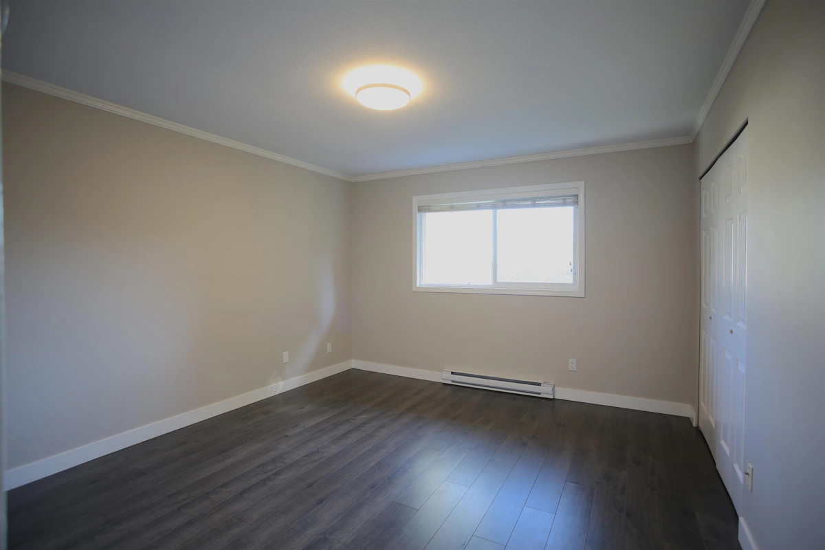 Office / Den Photo of 13572 14a Avenue, Surrey, BC