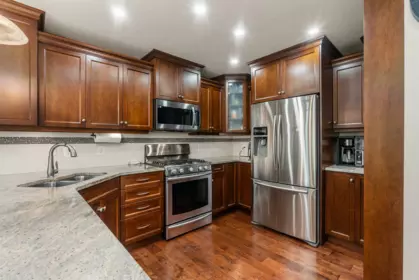 Kitchen Island Photo of 15 11355 Cottonwood Drive, Maple Ridge, BC