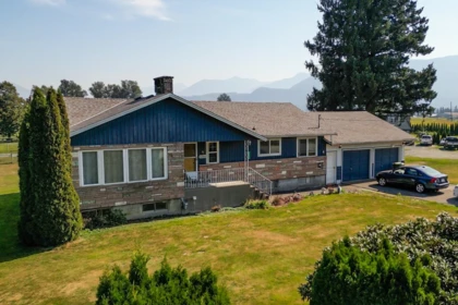 Living Room Photo of 6050 Chadsey Road, Chilliwack, BC