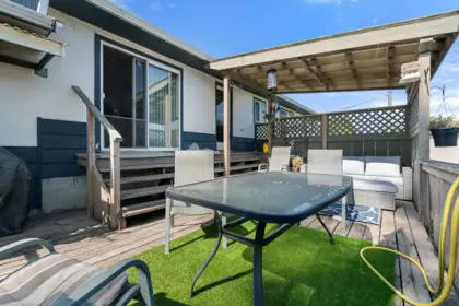 Swimming Pool Photo of 6050 Chadsey Road, Chilliwack, BC