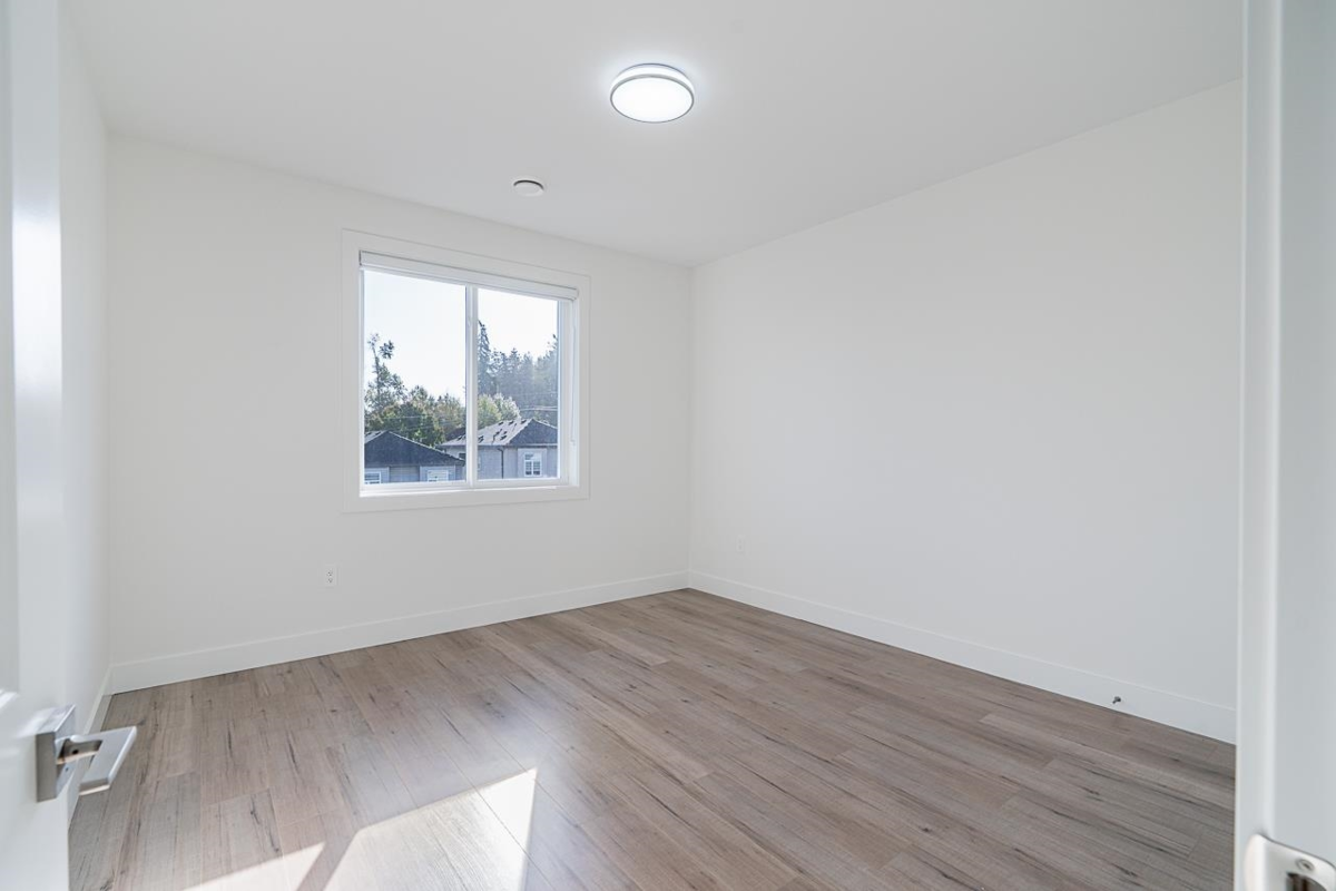 Entry Foyer Photo of 6258 147b Street, Surrey, BC