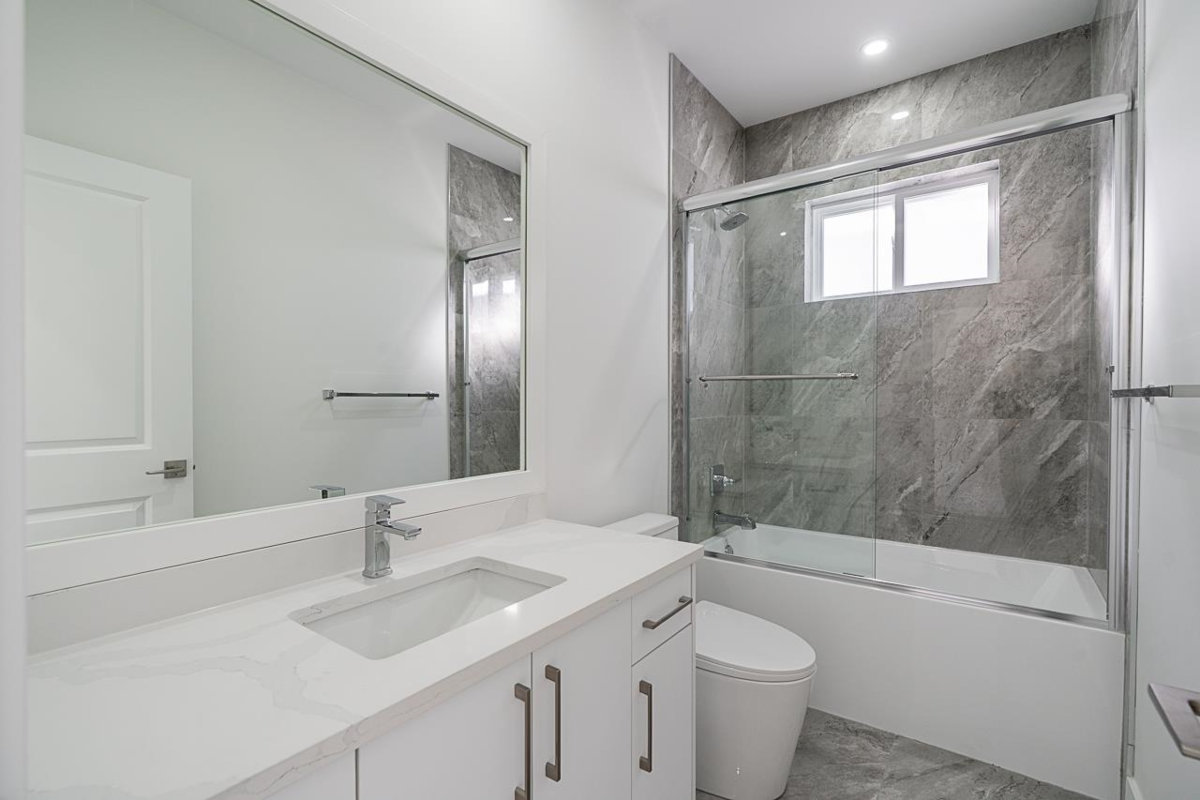 Hallway Photo of 6258 147b Street, Surrey, BC