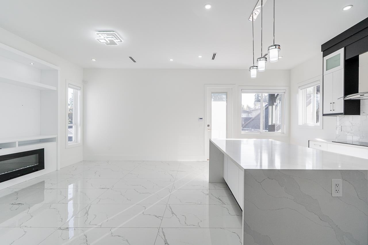 Kitchen Island Photo of 6258 147b Street, Surrey, BC