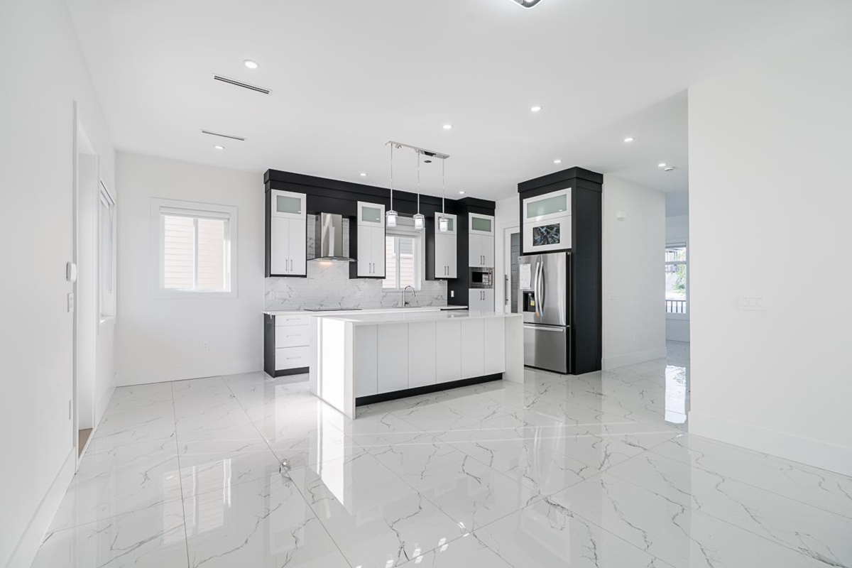 Kitchen Photo of 6258 147b Street, Surrey, BC