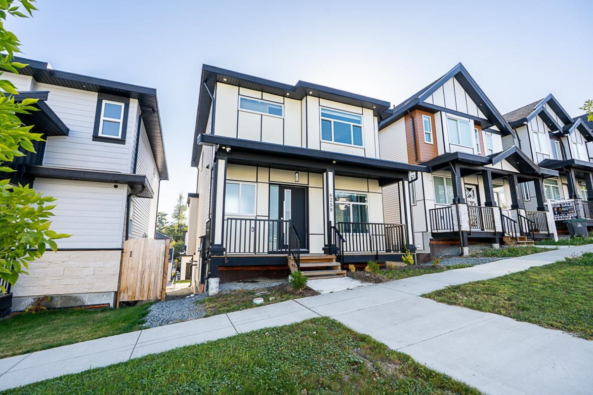 Outdoor Kitchen Photo of 6258 147b Street, Surrey, BC