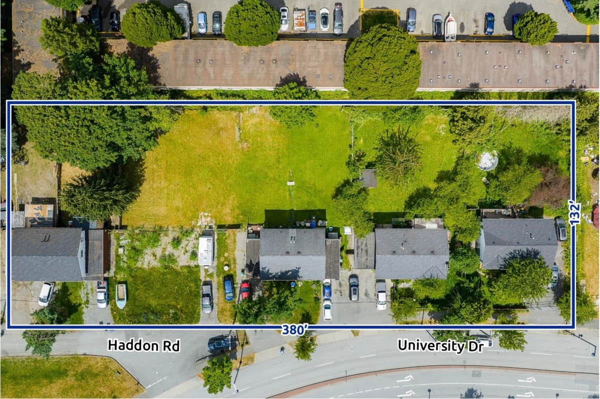 Family Room Photo of 10957 University Drive, Surrey, BC