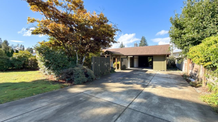 11879 220 Street, Maple Ridge, BC, Maple Ridge — Single Family Residence for sale