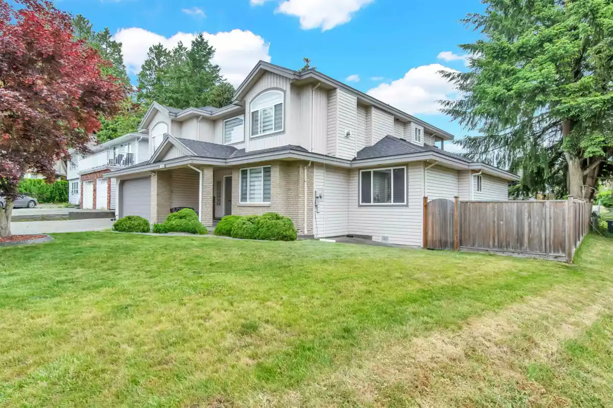 Backyard Photo of 12462 93a Avenue, Surrey, BC