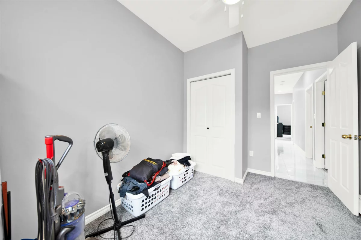 Entry Foyer Photo of 12462 93a Avenue, Surrey, BC