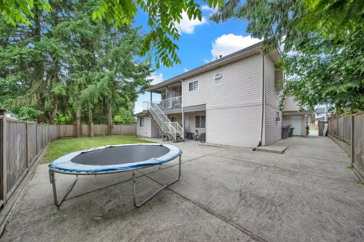 Garden / Landscaping Photo of 12462 93a Avenue, Surrey, BC