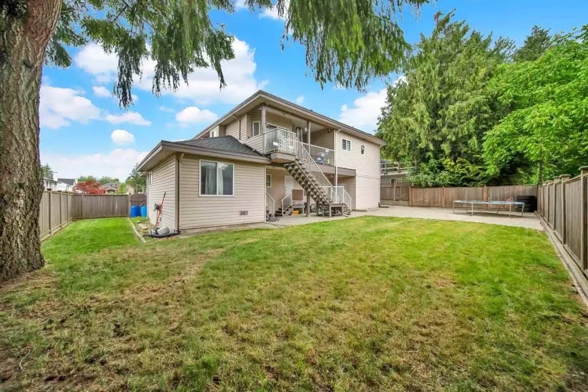 Hot Tub / Spa Photo of 12462 93a Avenue, Surrey, BC