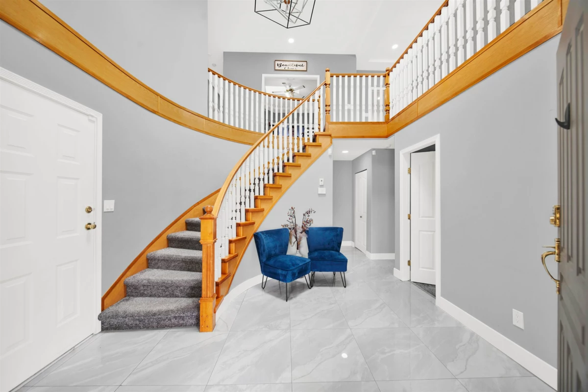 Living Room Photo of 12462 93a Avenue, Surrey, BC