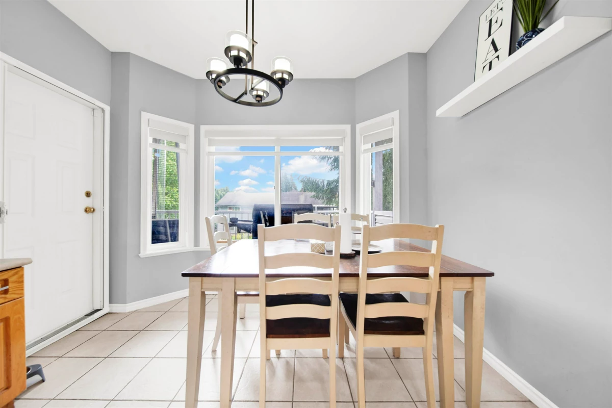 Primary Bathroom Photo of 12462 93a Avenue, Surrey, BC