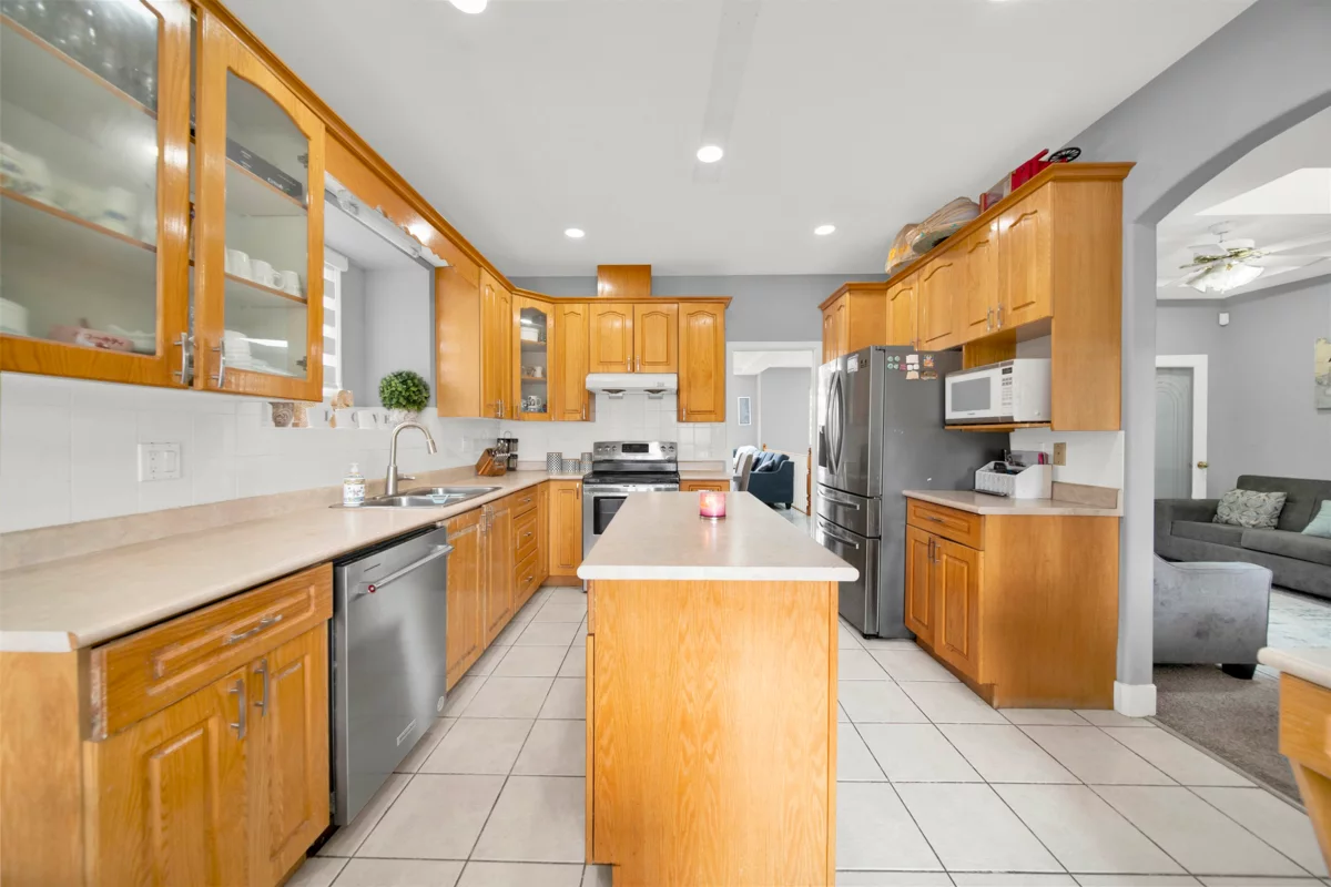 Primary Bedroom Photo of 12462 93a Avenue, Surrey, BC