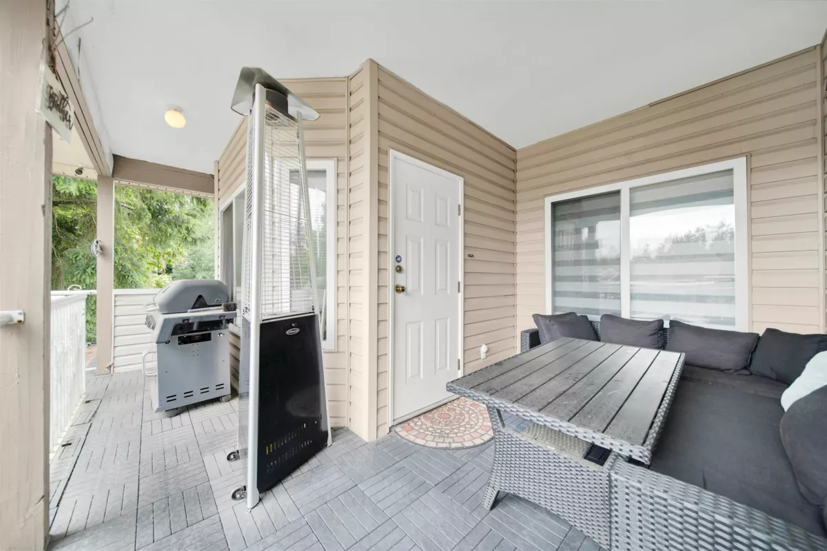 Staircase Photo of 12462 93a Avenue, Surrey, BC