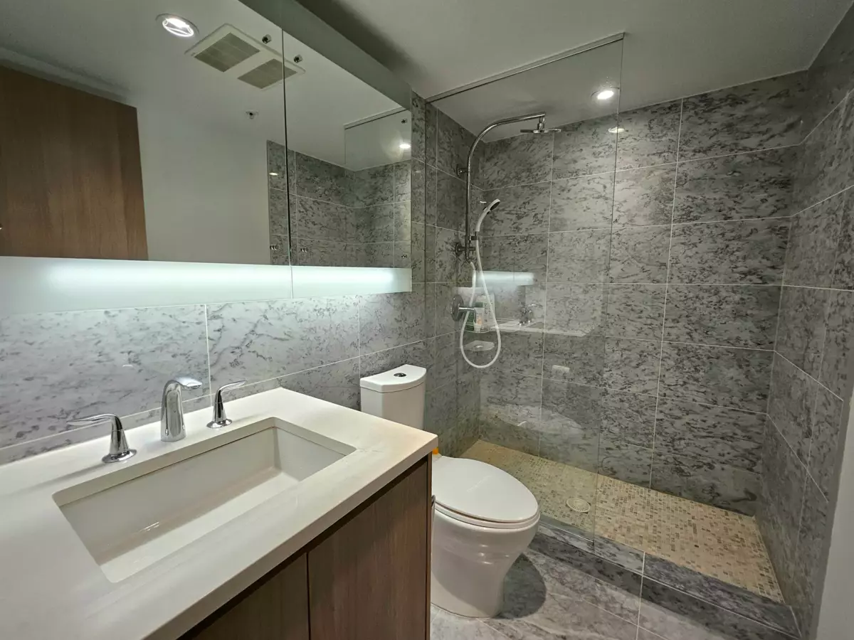 Guest Bathroom Photo of 1705 3233 Ketcheson Road, Richmond, BC