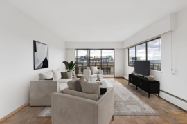 211 155 E 5th Street, North Vancouver, BC