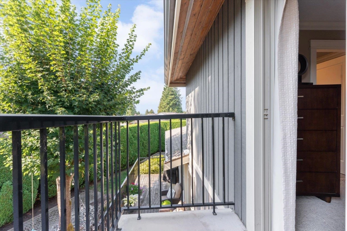 Entry Foyer Photo of 2167 Essex Drive, Abbotsford, BC