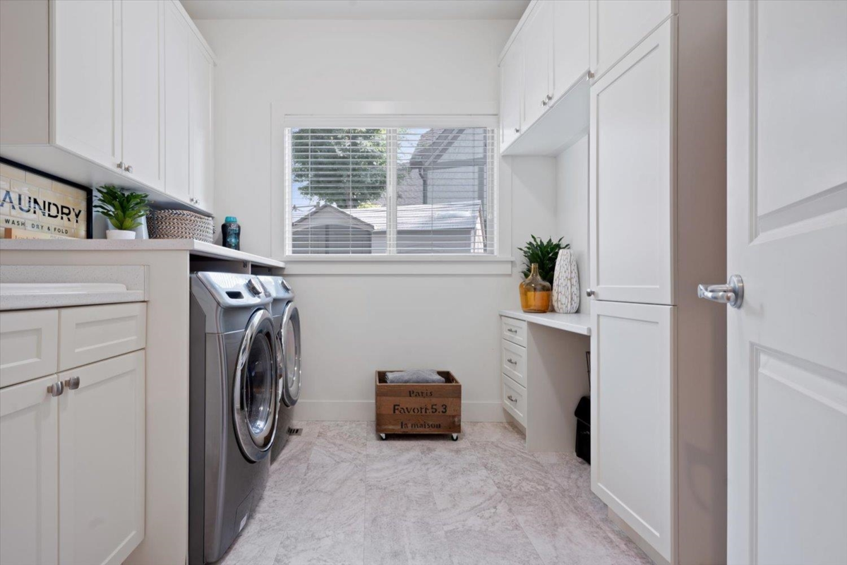 Guest Bathroom Photo of 2167 Essex Drive, Abbotsford, BC