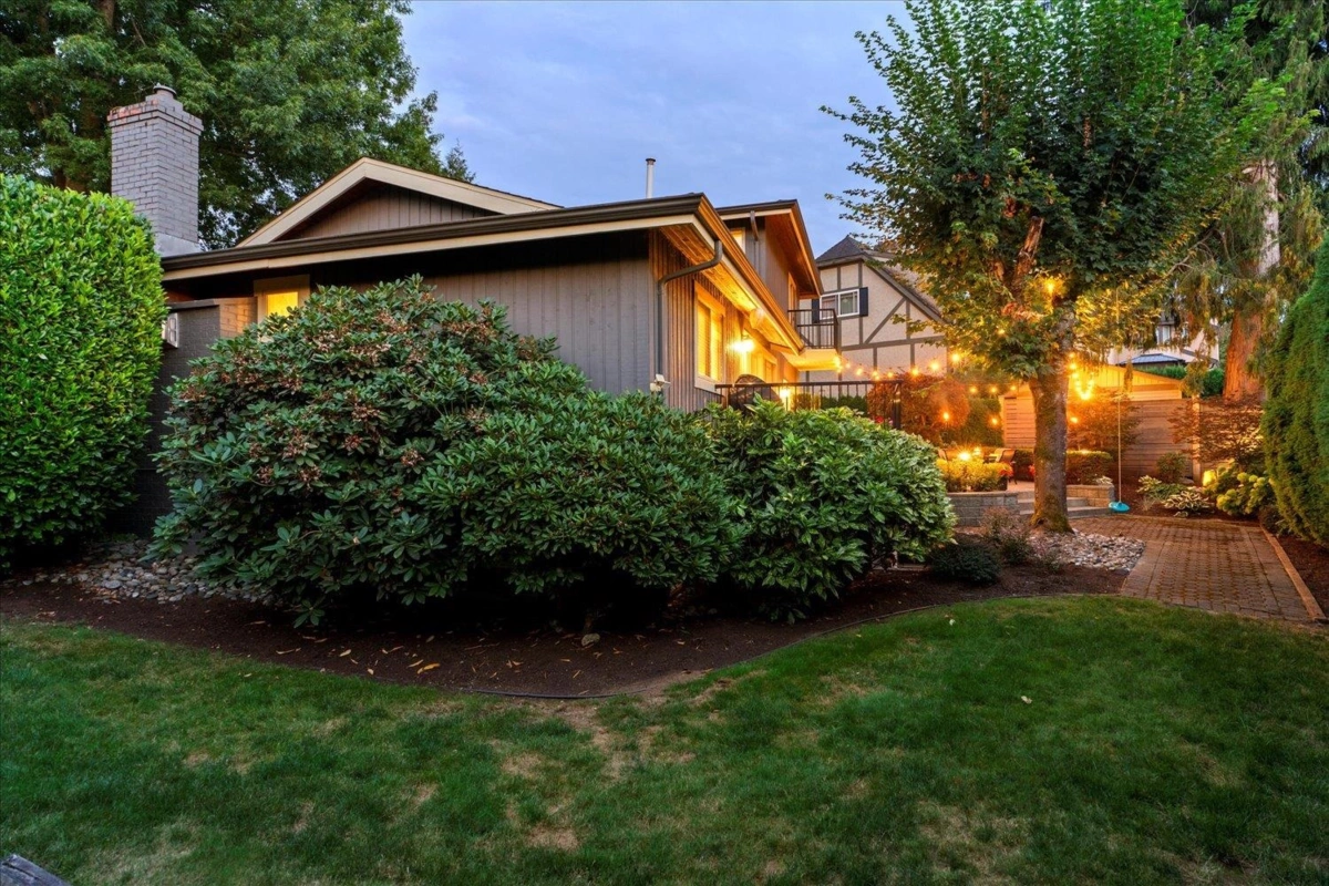 Neighborhood Park Photo Near 2167 Essex Drive, Abbotsford, BC