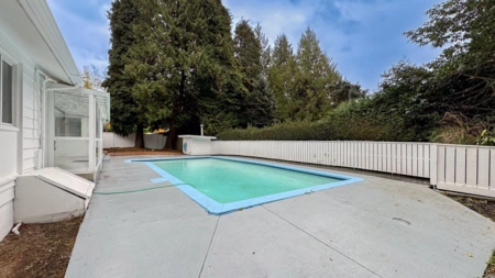 Hot Tub / Spa Photo of 3522 SW Marine Drive, Vancouver, BC