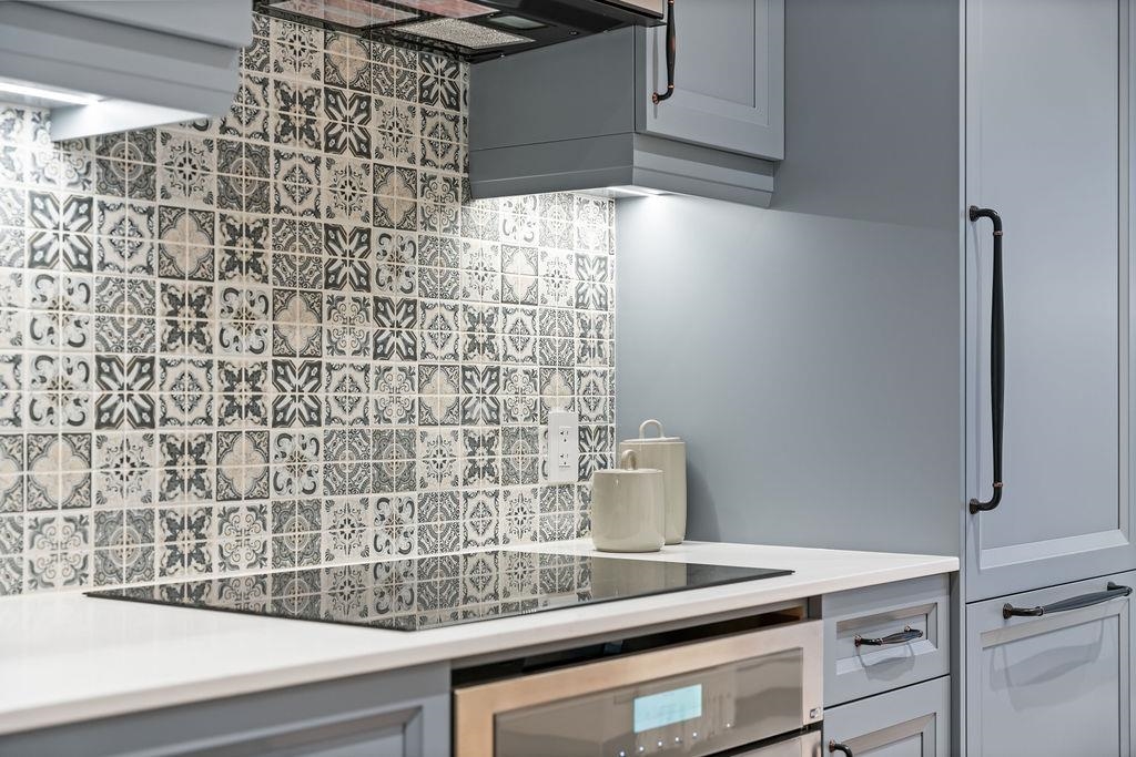 Front Yard Photo of 993 Broughton Street, Vancouver, BC