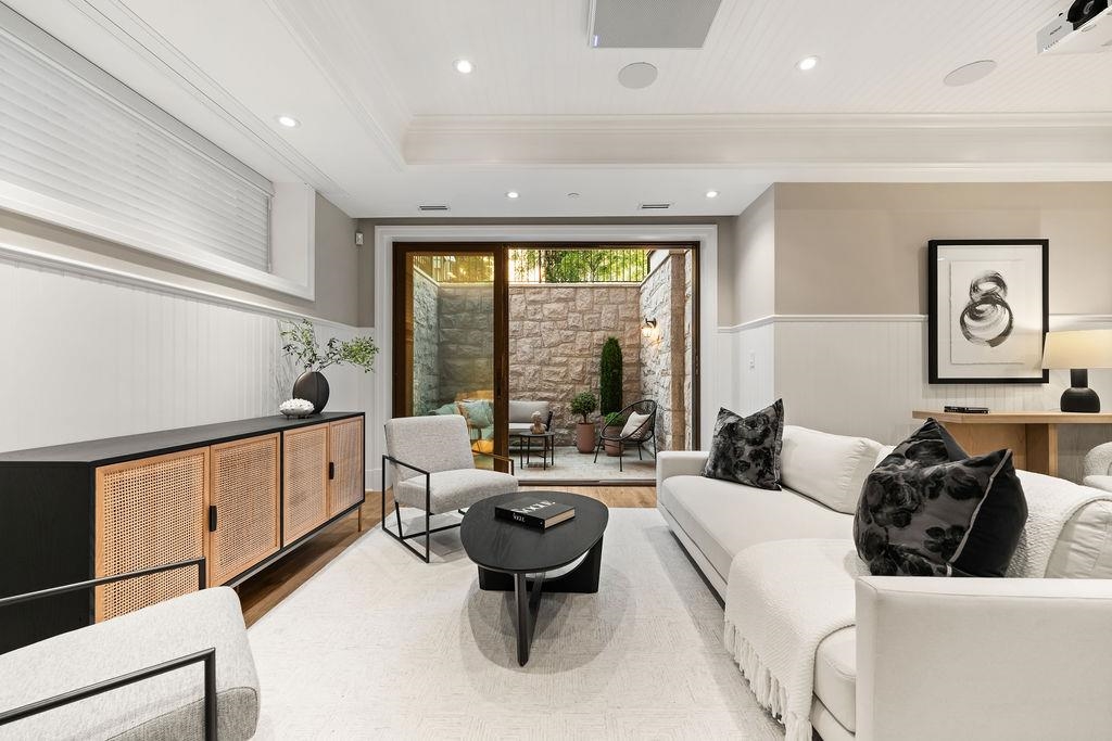 Garden / Landscaping Photo of 993 Broughton Street, Vancouver, BC