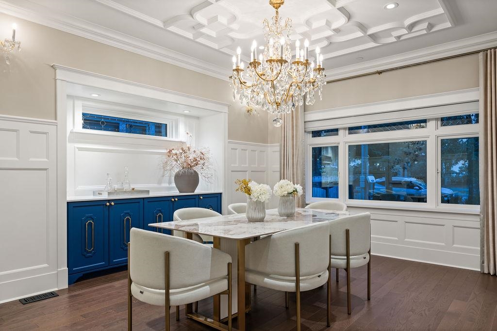 Neighborhood Park Photo Near 993 Broughton Street, Vancouver, BC