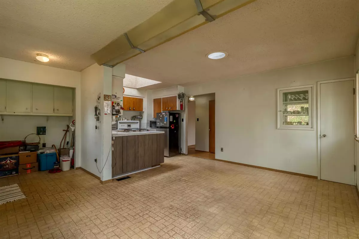 Breakfast Nook Photo of 4638 Royal Oak Avenue, Burnaby, BC