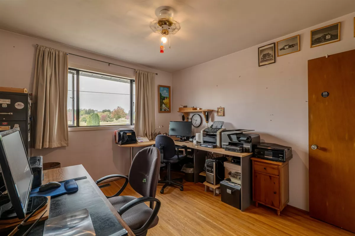 Entry Foyer Photo of 4638 Royal Oak Avenue, Burnaby, BC