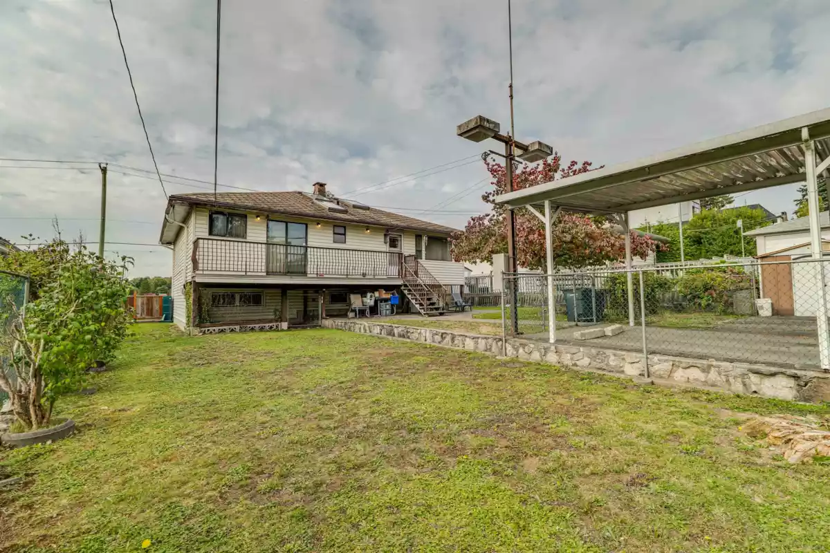 Hot Tub / Spa Photo of 4638 Royal Oak Avenue, Burnaby, BC