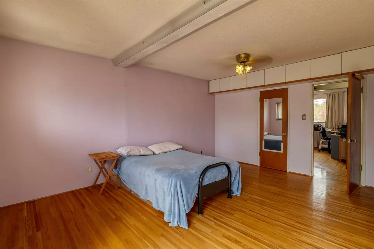 Loft / Bonus Room Photo of 4638 Royal Oak Avenue, Burnaby, BC