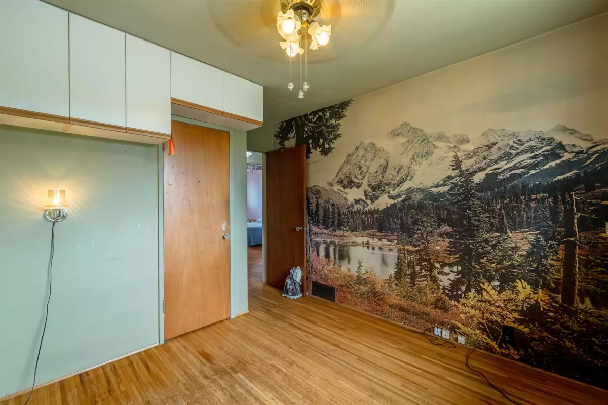 Mudroom Photo of 4638 Royal Oak Avenue, Burnaby, BC