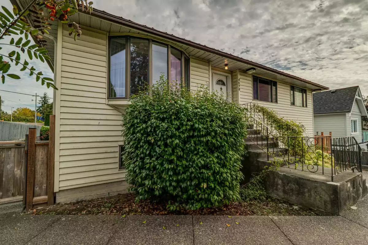 Outdoor Kitchen Photo of 4638 Royal Oak Avenue, Burnaby, BC