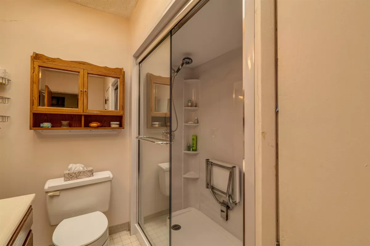 Powder Room Photo of 4638 Royal Oak Avenue, Burnaby, BC