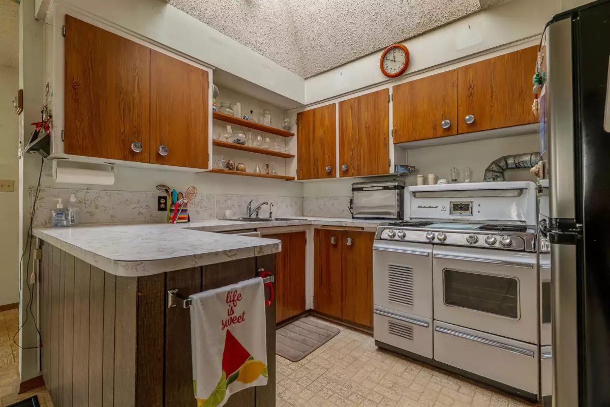 Primary Bedroom Photo of 4638 Royal Oak Avenue, Burnaby, BC