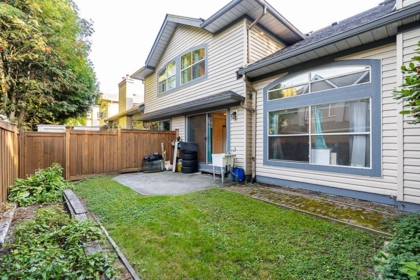 Front Yard Photo of 10 8257 121 A Street, Surrey, BC