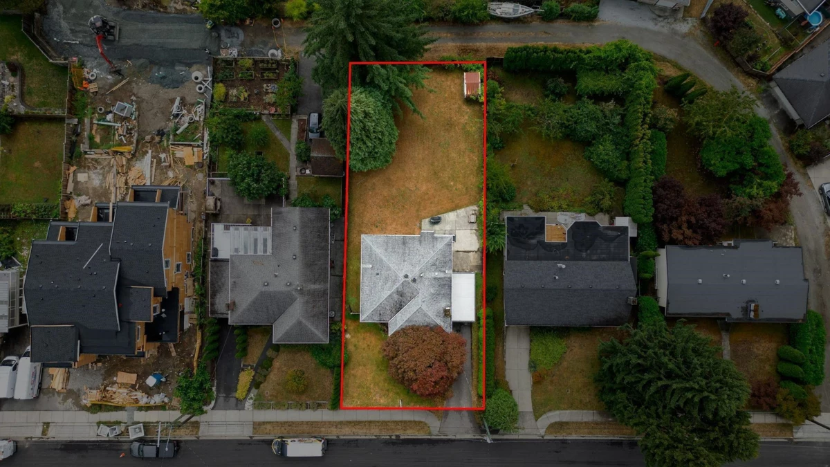 Exterior Front Photo of 1410 Dansey Avenue, Coquitlam, BC