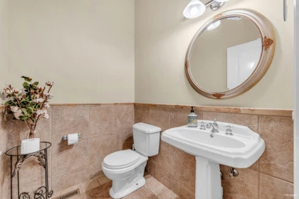 Guest Bathroom Photo of 2398 Constantine Place, West Vancouver, BC