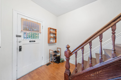Hot Tub / Spa Photo of 858 Union Street, Vancouver, BC