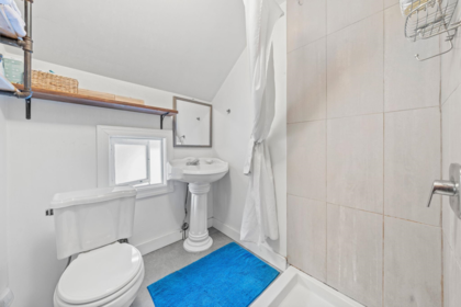 Laundry Room Photo of 858 Union Street, Vancouver, BC