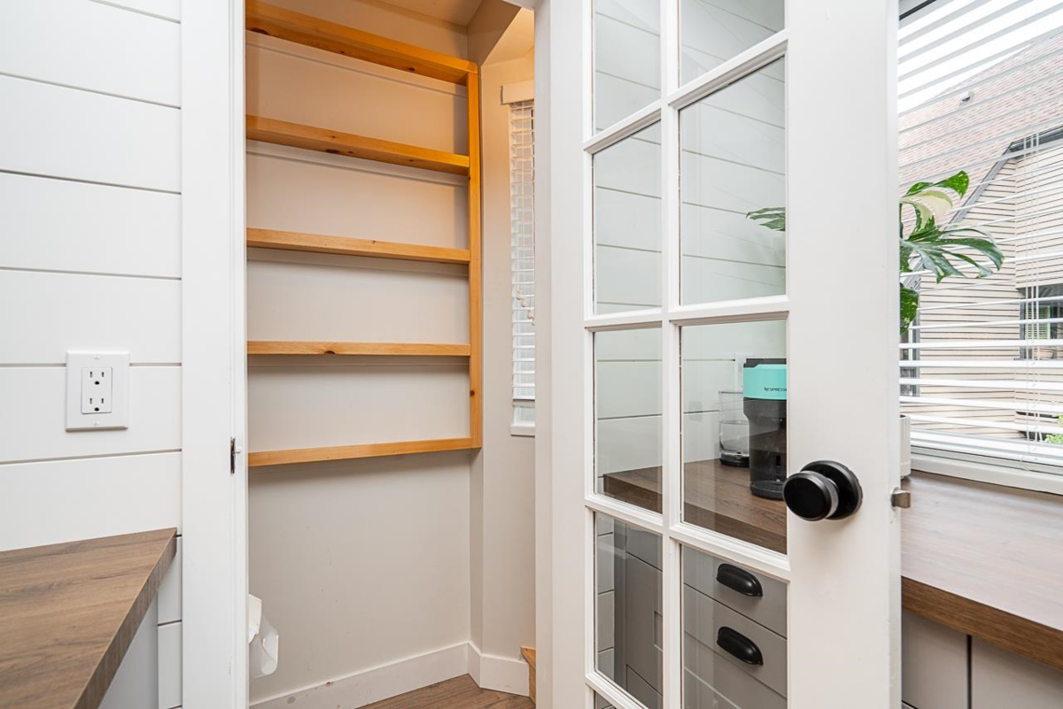 Breakfast Nook Photo of 8588 Wilderness Court, Burnaby, BC