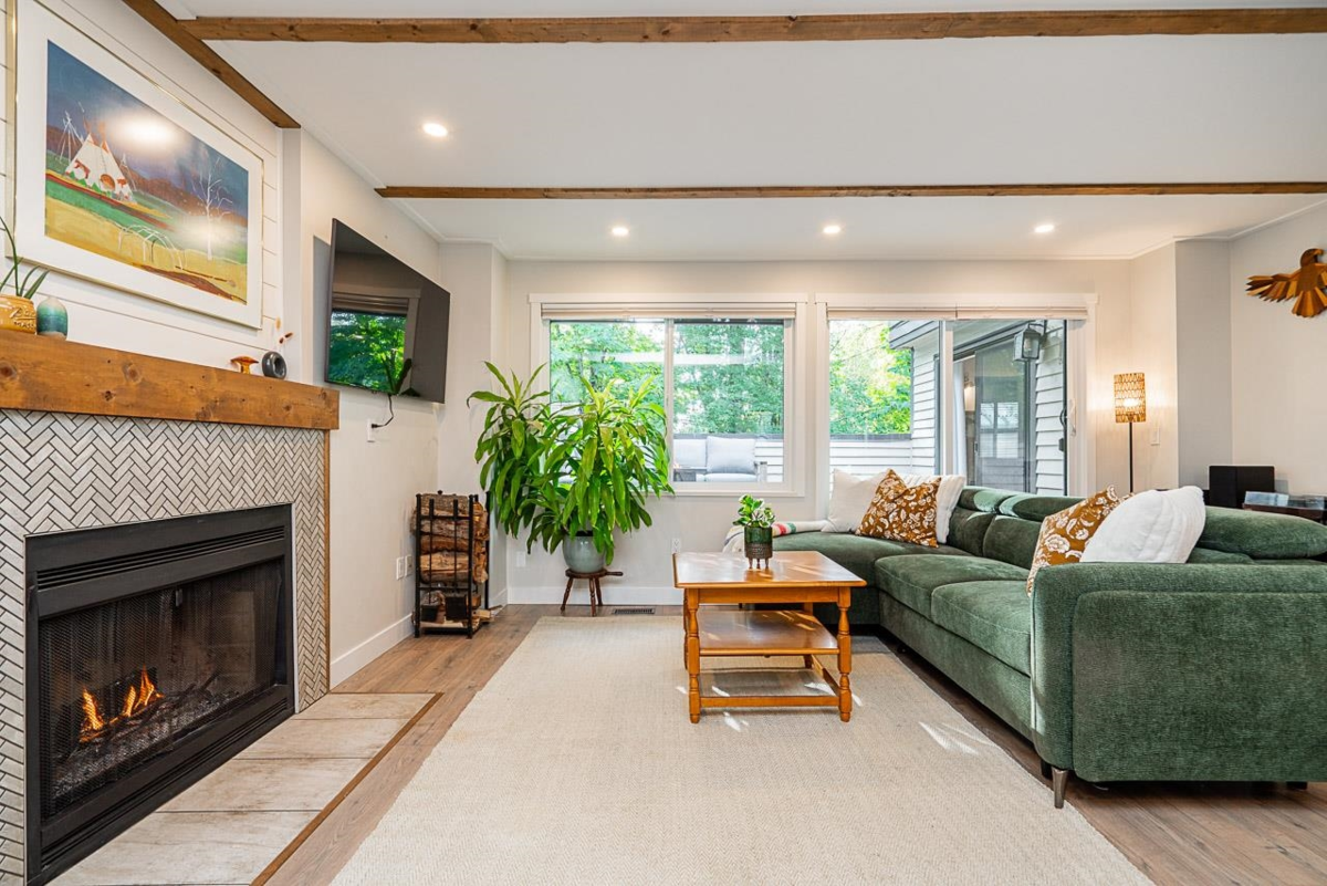 Guest Bathroom Photo of 8588 Wilderness Court, Burnaby, BC