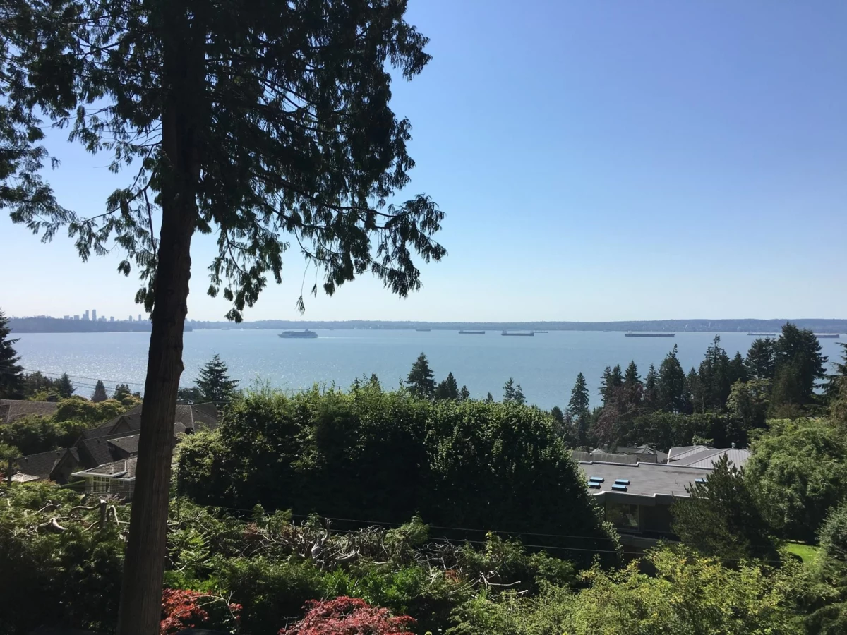 Living Room Photo of 3519 Mathers Avenue, West Vancouver, BC