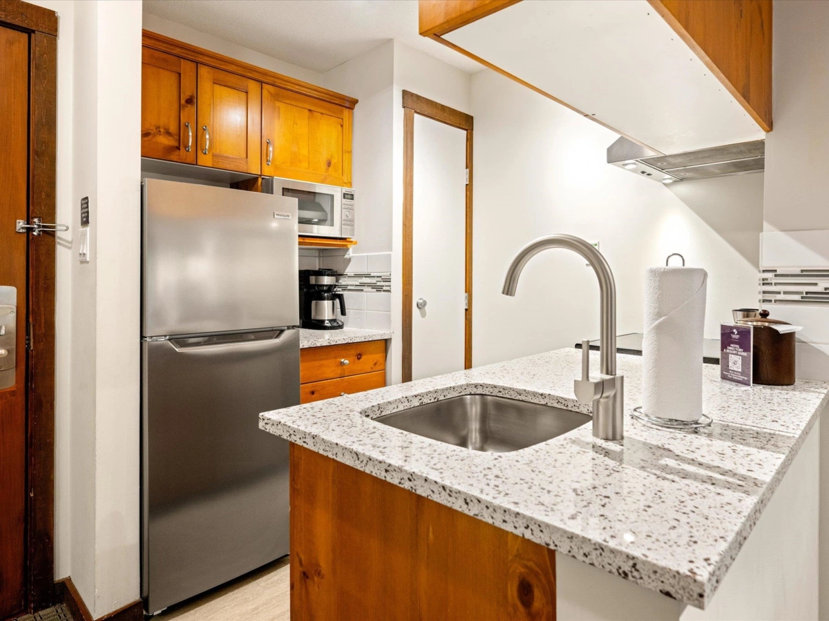 Kitchen Island Photo of 422 4899 Painted Cliff Road, Whistler, BC
